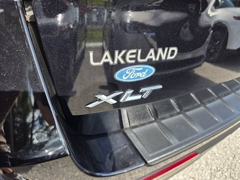 Used 2021 Ford Explorer XLT w/ Equipment Group 202A RWD image 10
