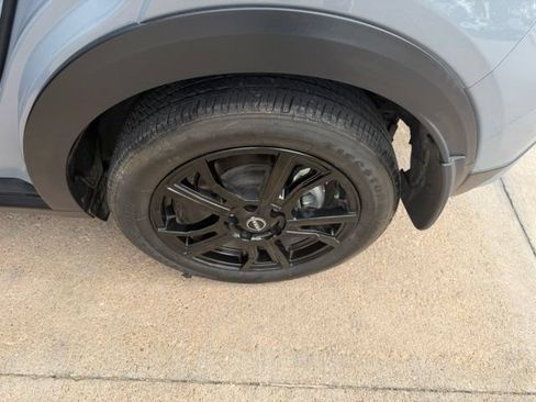 Used 2024 Nissan Kicks SR w/ SR Premium Package FWD image 30
