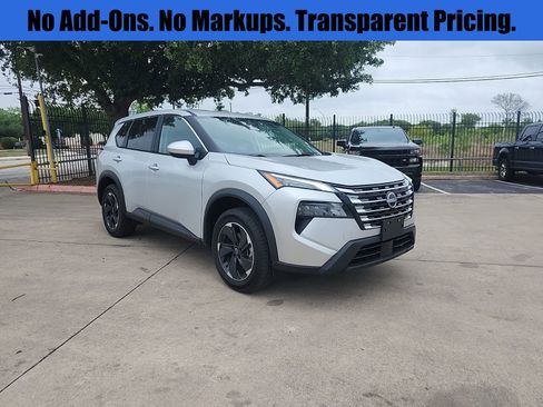 Used 2024 Nissan Rogue SV image 1