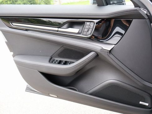 Certified 2025 Porsche Panamera 4 AWD/4WD image 34
