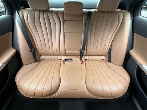 Used 2025 Mercedes-Benz E 350 4MATIC Sedan image 15