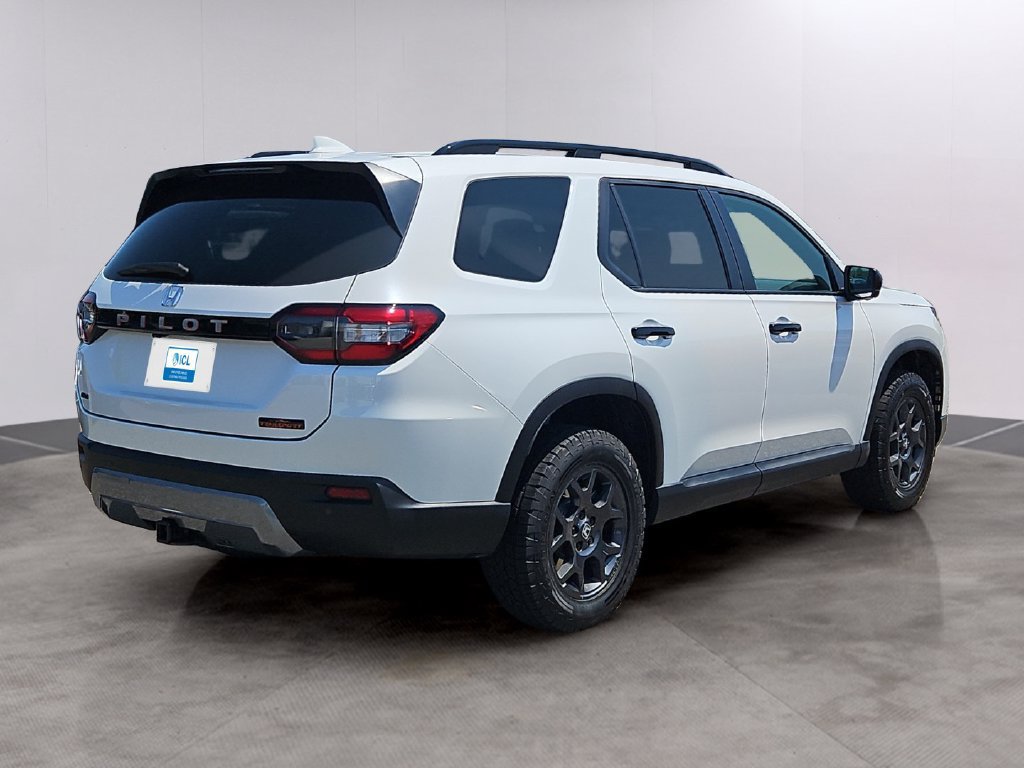 New 2026 Honda Pilot TrailSport image 3