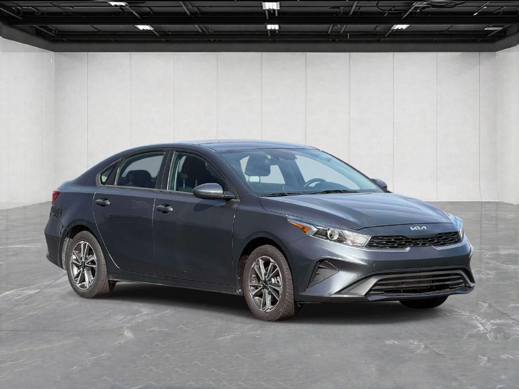 Used 2023 Kia Forte LXS FWD image 3