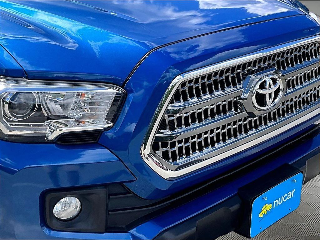 Used 2017 Toyota Tacoma TRD Off-Road w/ Tow Package AWD/4WD image 32