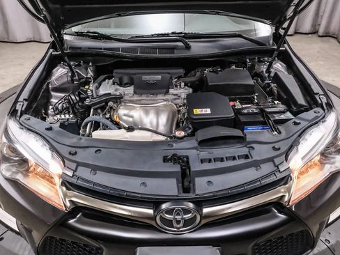Used 2017 Toyota Camry SE image 30