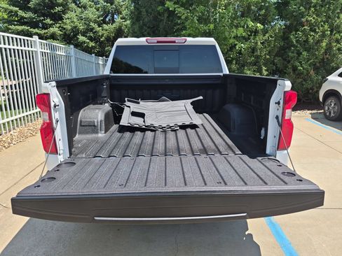 Used 2022 Chevrolet Silverado 1500 RST w/ Convenience Package II AWD/4WD image 26