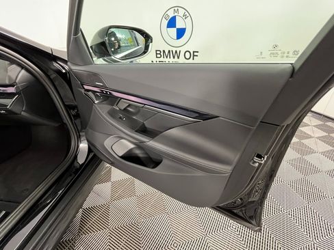 Used 2025 BMW i5 xDrive40 w/ Premium Package image 25