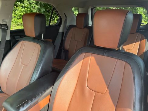 Used 2017 Chevrolet Equinox Premier w/ Enhanced Convenience Package FWD image 27