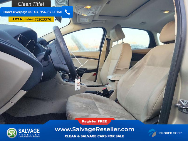Used 2015 Ford Focus SE FWD image 9