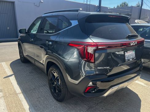 Certified 2026 Kia Seltos EX w/ EX Sunroof Package AWD/4WD image 3