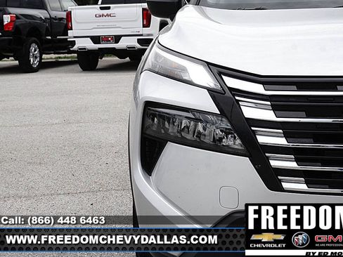 Used 2024 Nissan Rogue S FWD image 42