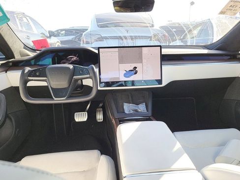 Used 2022 Tesla Model S image 4