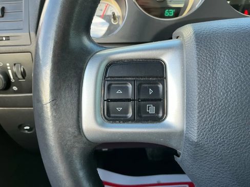 Used 2014 Dodge Challenger SXT image 23