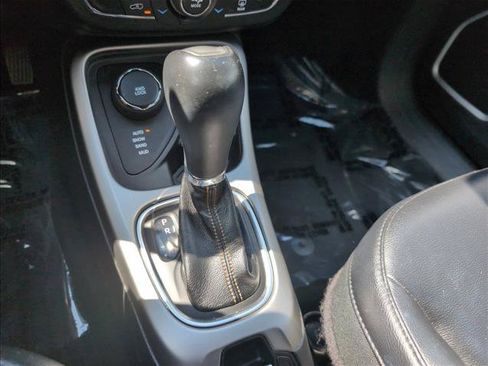 Used 2018 Jeep Compass Latitude w/ Popular Equipment Group AWD/4WD image 15