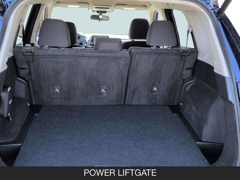 Certified 2025 Nissan Rogue SV FWD image 18