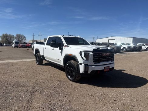 Used 2024 GMC Sierra 2500 AT4 w/ AT4 Premium Plus Package image 9