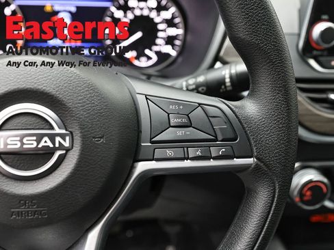 Used 2025 Nissan Altima 2.5 SV FWD image 16