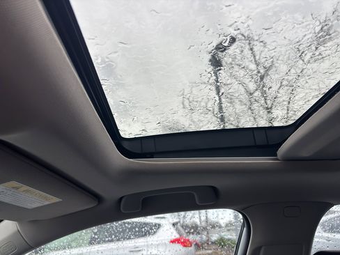 Used 2024 Honda Civic EX-L image 6