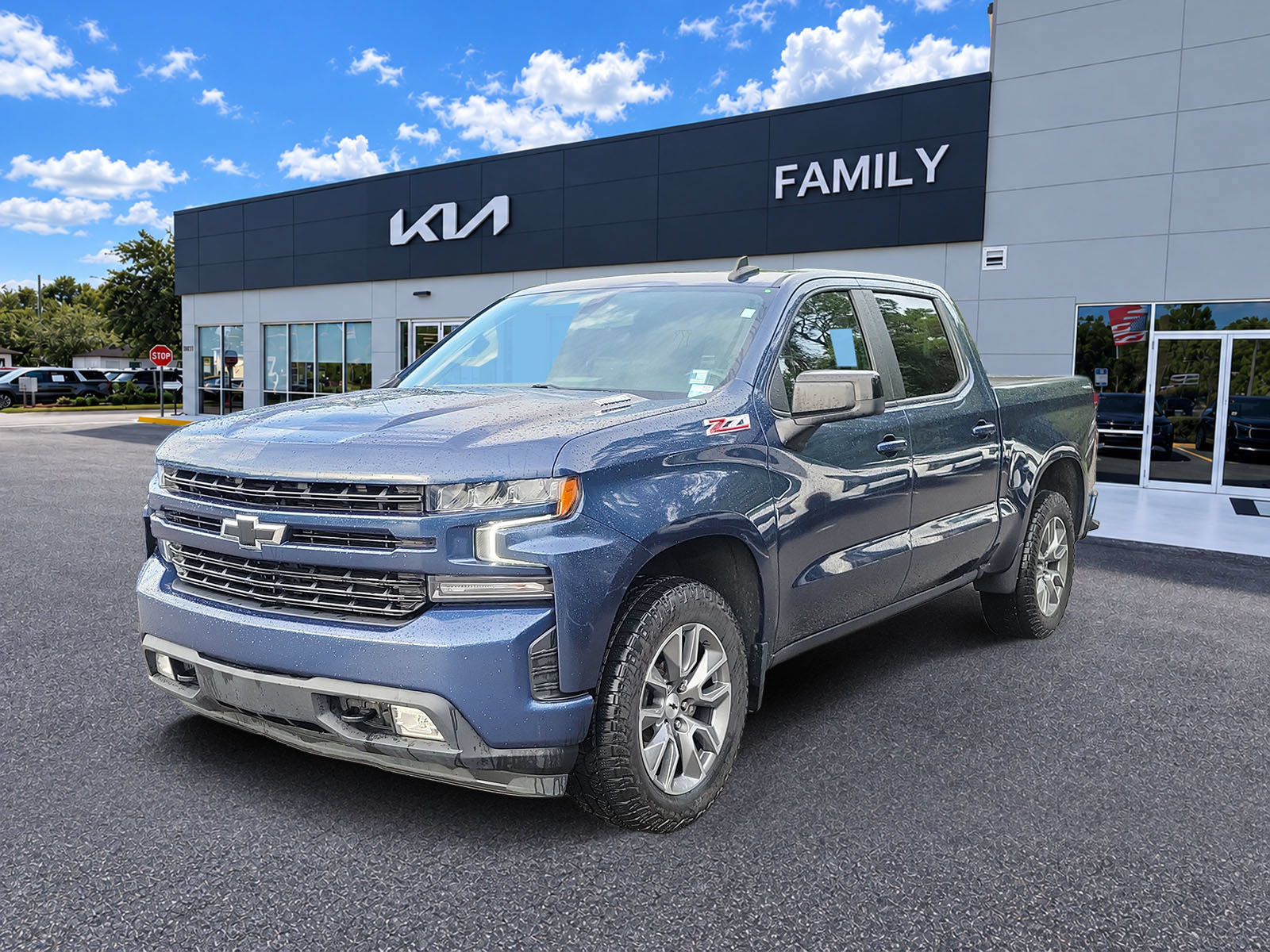 Used 2022 Chevrolet Silverado 1500 RST AWD/4WD image 3