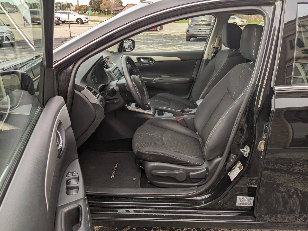 Used 2016 Nissan Sentra S FWD image 10