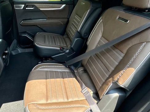 New 2026 GMC Acadia Denali Ultimate AWD/4WD image 5
