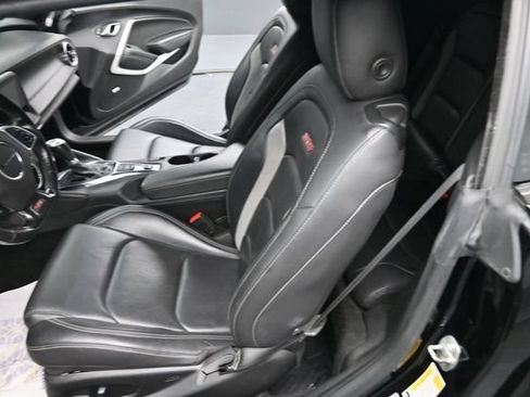 Used 2020 Chevrolet Camaro SS RWD image 15
