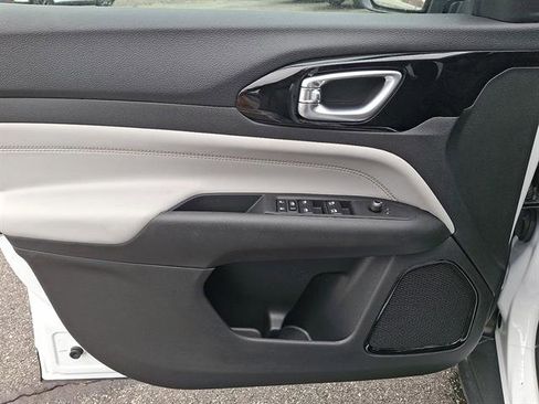 New 2026 Jeep Compass Limited image 9