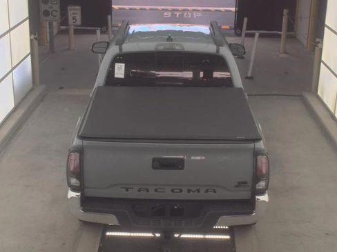 Used 2021 Toyota Tacoma TRD Off-Road image 6