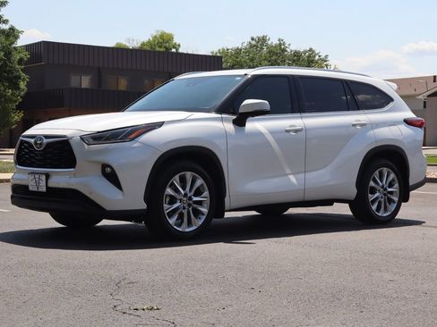 Used 2021 Toyota Highlander Limited AWD/4WD image 12