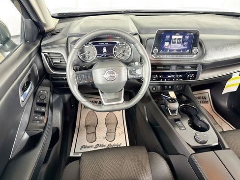 Certified 2026 Nissan Rogue SV image 17