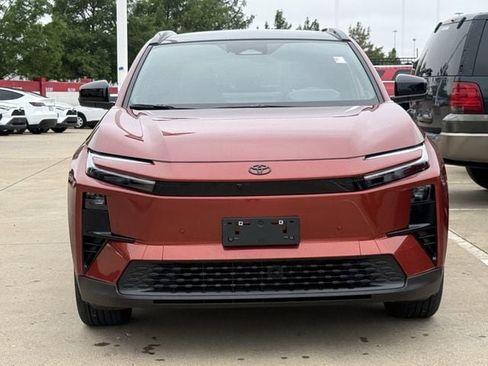 Used 2026 Toyota C-HR AWD/4WD image 8