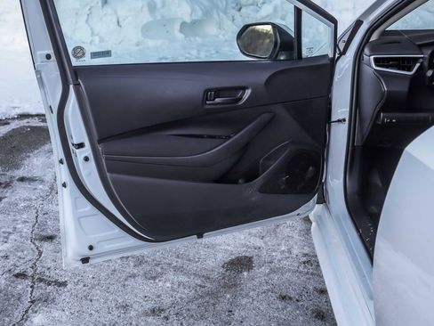 Certified 2025 Toyota Corolla LE image 22