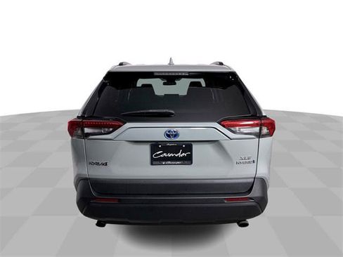 Used 2022 Toyota RAV4 XLE image 7