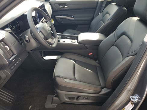 New 2026 Nissan Pathfinder SL w/ SL Premium Package image 12