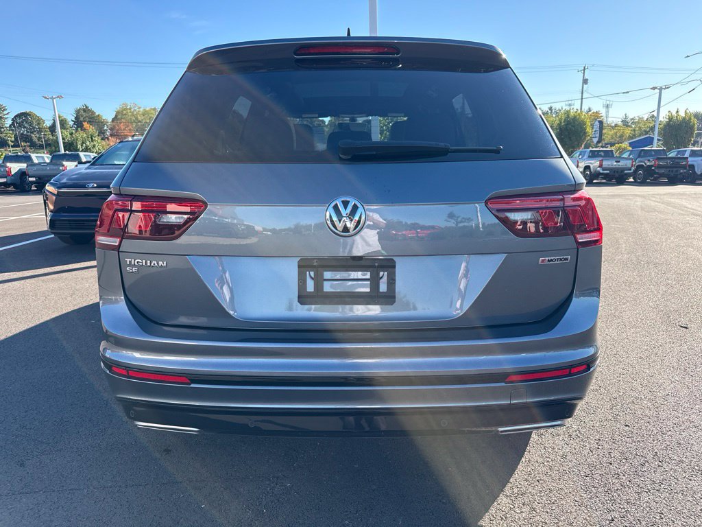 Used 2021 Volkswagen Tiguan SE R-Line AWD/4WD image 3