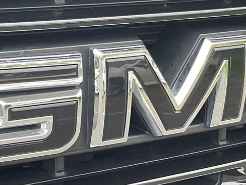 Used 2022 GMC Sierra 1500 Elevation w/ Elevation Premium Package AWD/4WD image 6