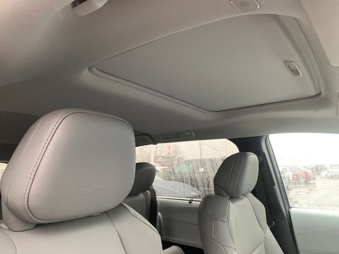 New 2026 Toyota Sienna XLE image 19