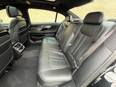 Used 2019 BMW 740i xDrive w/ M Sport Package AWD/4WD image 25
