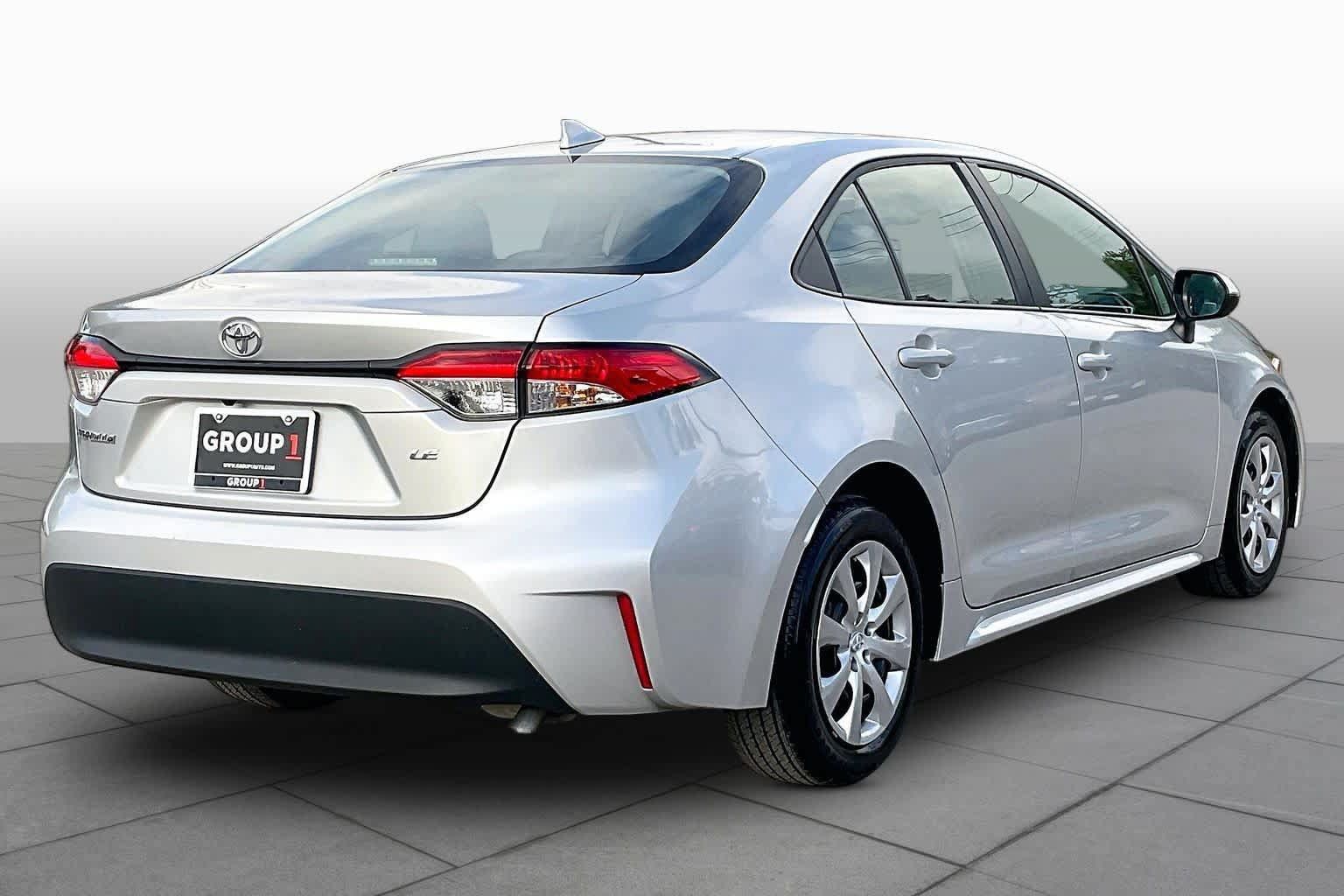 Used 2025 Toyota Corolla LE FWD image 13