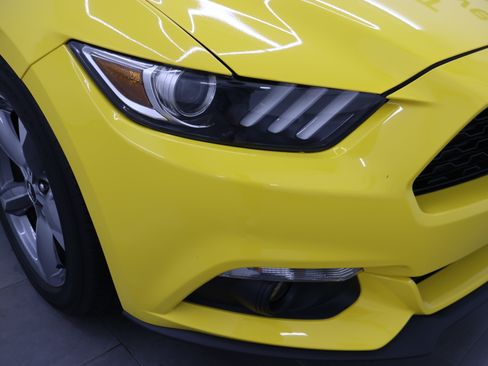 Used 2016 Ford Mustang Convertible w/ Equipment Group 051A RWD image 21