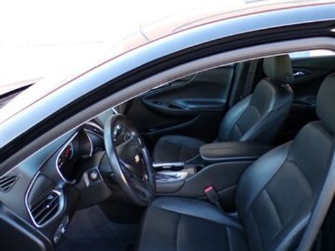 Used 2019 Chevrolet Malibu LT w/ Leather Package image 15