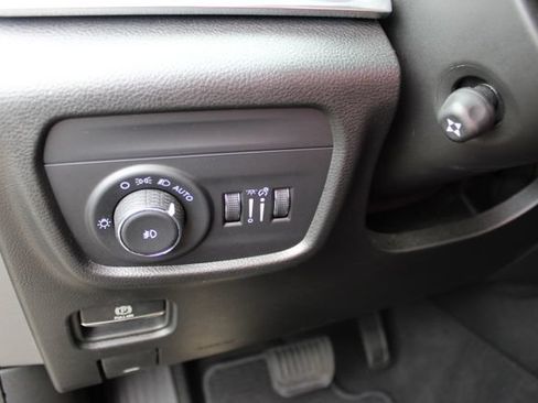 Used 2025 Jeep Grand Cherokee Summit w/ Obsidian Package AWD/4WD image 15
