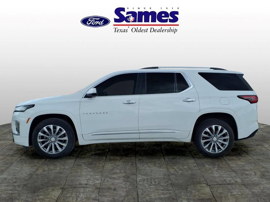 Used 2023 Chevrolet Traverse Premier FWD image 6