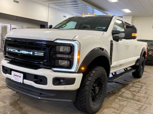 New 2026 Ford F250 Lariat w/ Black Appearance Package image 4