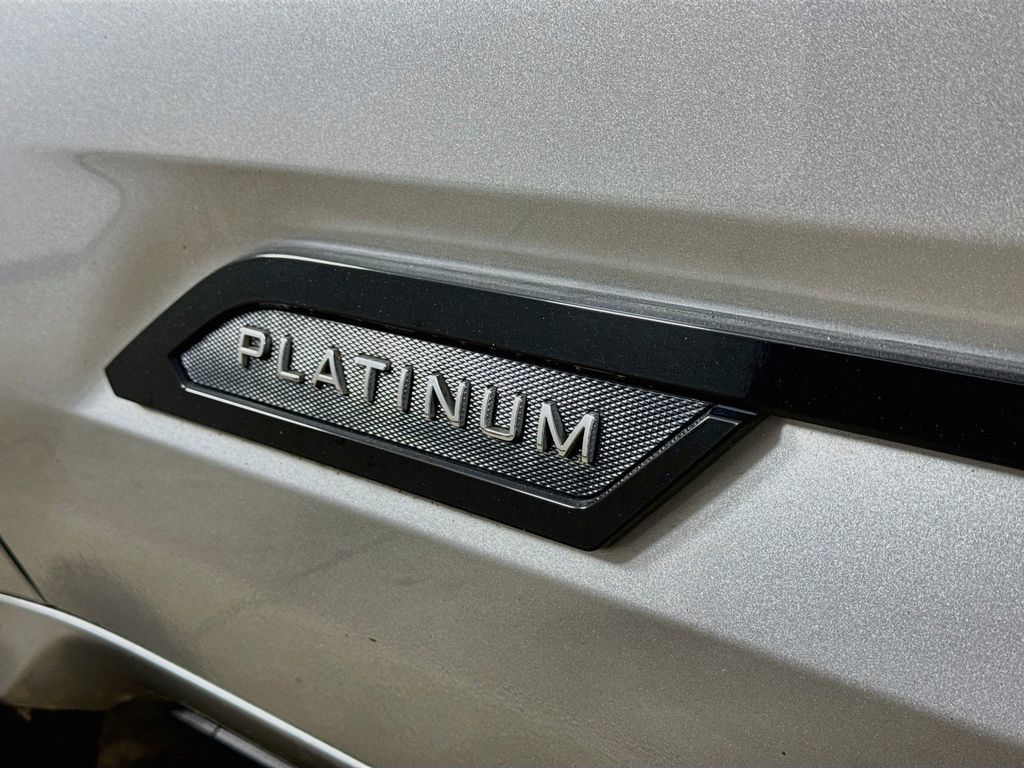 Used 2024 Toyota Tundra Platinum AWD/4WD image 28