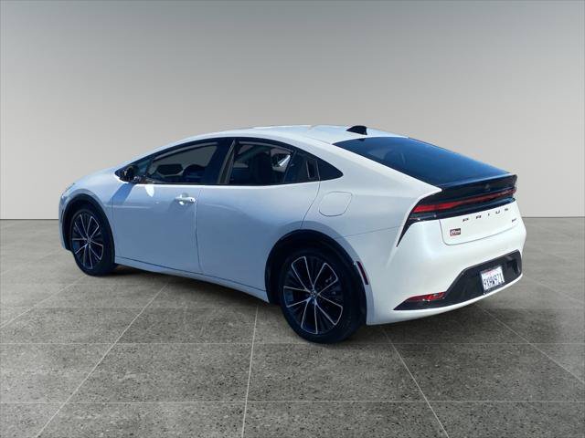 Certified 2026 Toyota Prius XLE FWD image 3