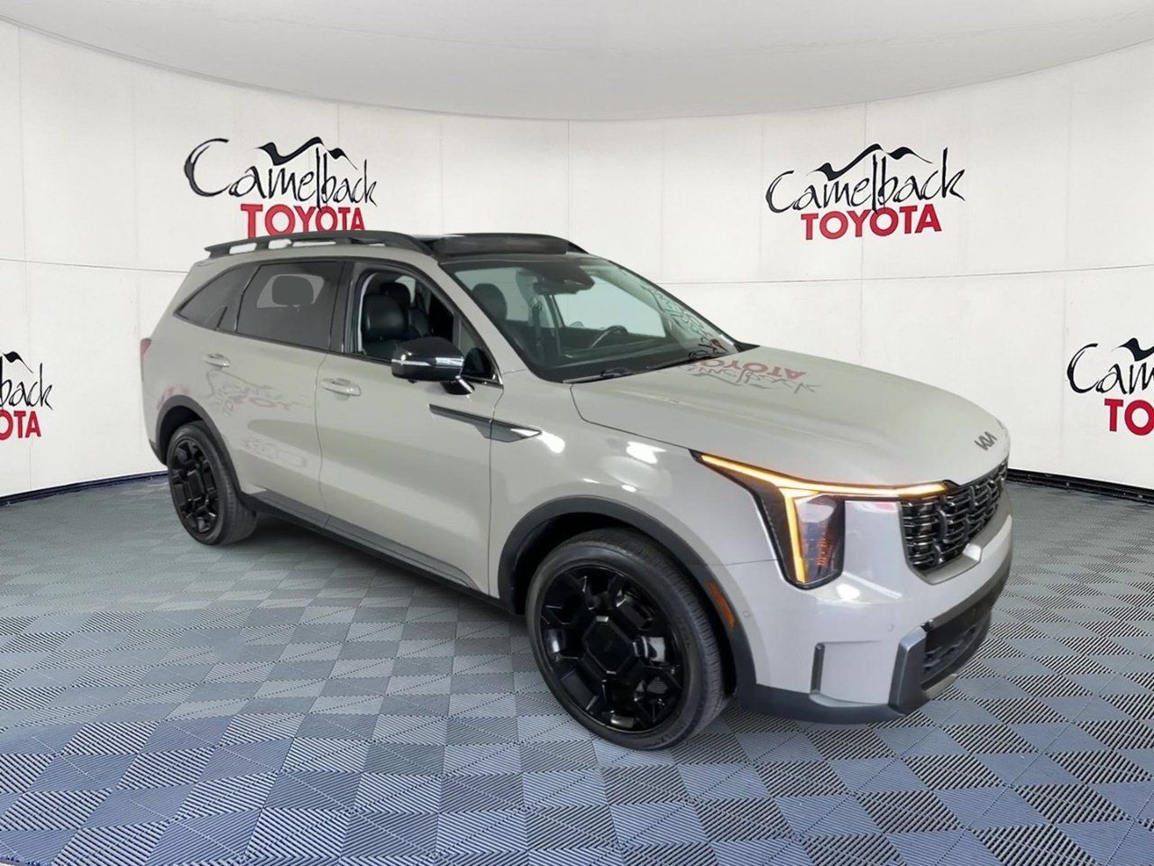 Used 2025 Kia Sorento SX AWD/4WD image 5