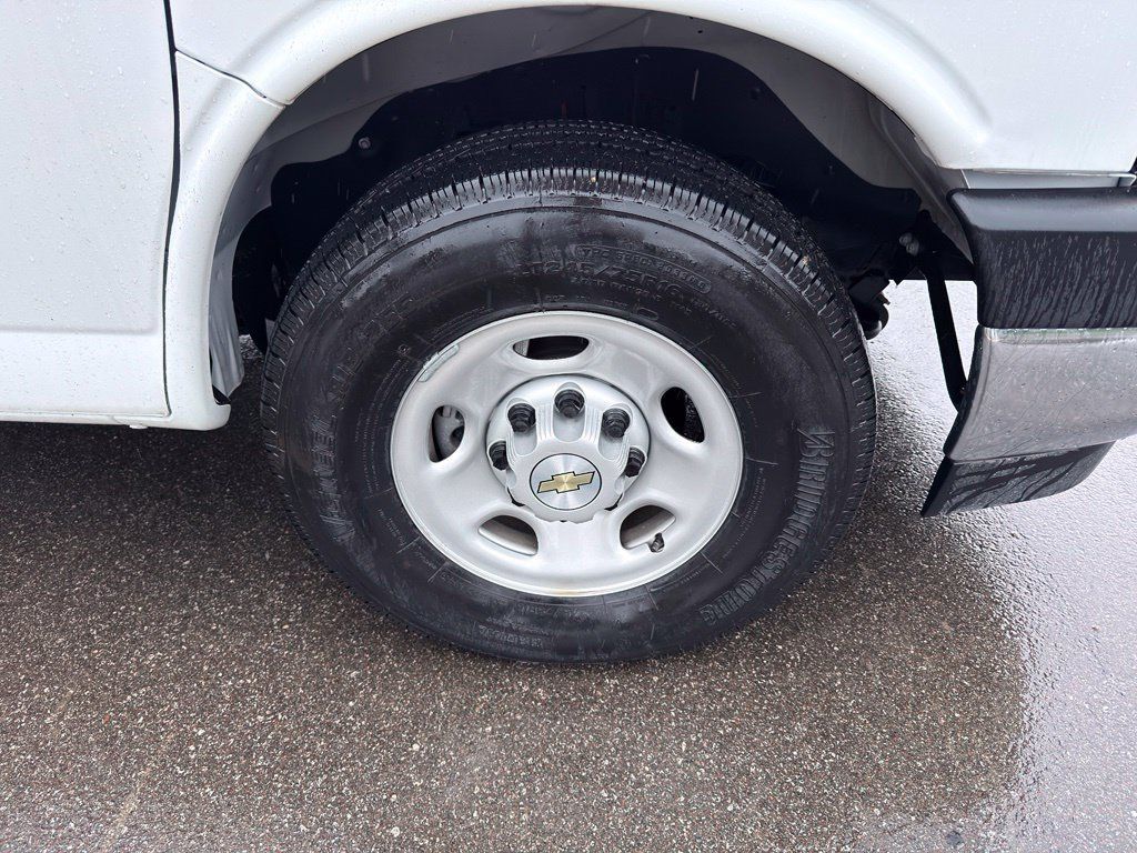 New 2025 Chevrolet Express 3500 LS w/ Chrome Appearance Package RWD image 14