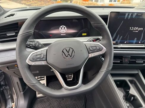 New 2026 Volkswagen Tiguan SE R-Line image 23