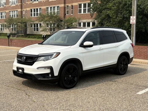 Used 2022 Honda Pilot Special Edition image 3